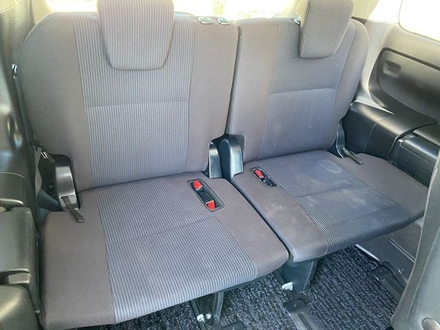 TOYOTA VOXY 2014 Image 31