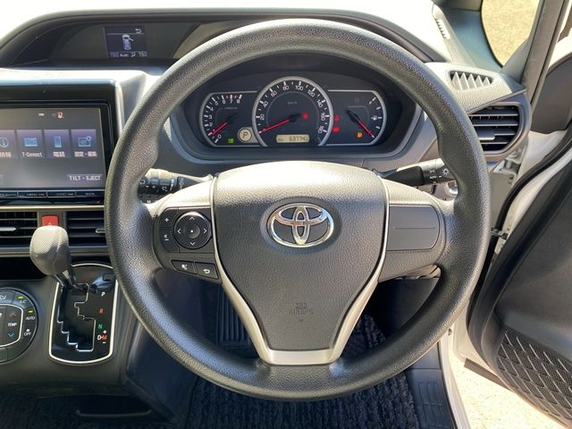 TOYOTA VOXY 2014 Image 31