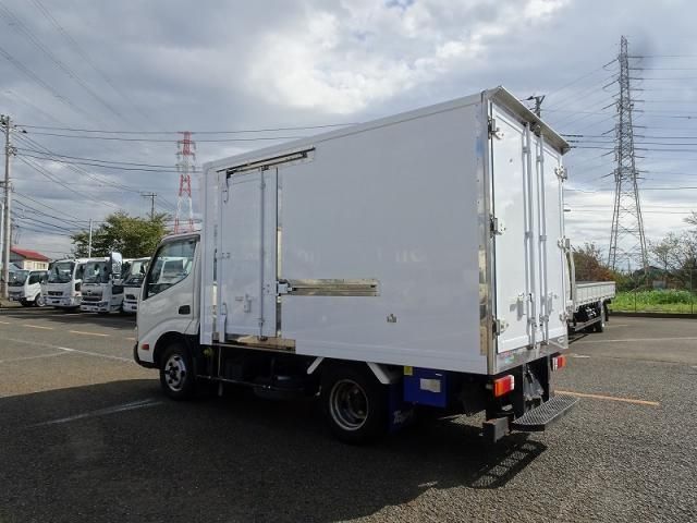 HINO DUTRO 2018 Image 31