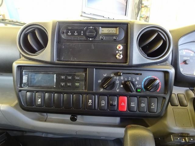 HINO DUTRO 2018 Image 31