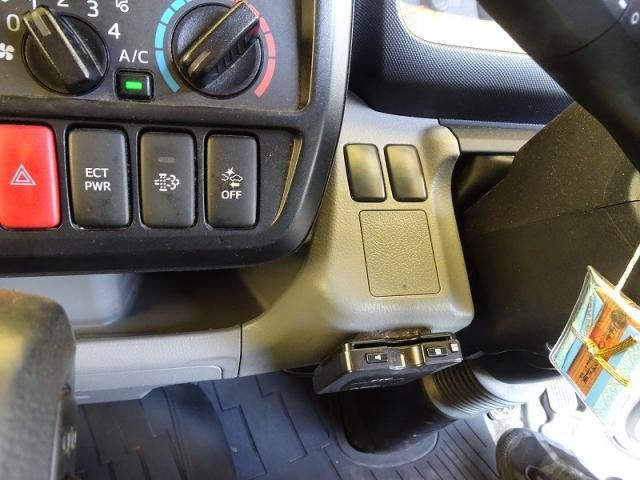 HINO DUTRO 2018 Image 31