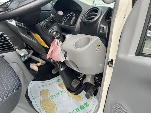 HINO DUTRO 2025 Image 31