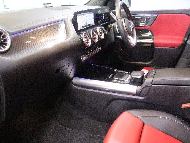 MERCEDES BENZ GLA CL 2021 Image 31