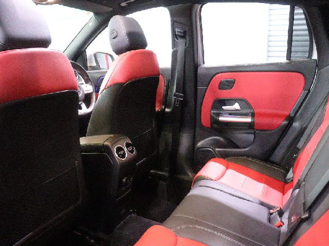 MERCEDES BENZ GLA CL 2021 Image 31