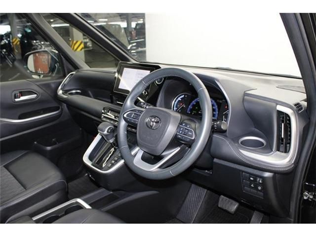 TOYOTA NOAH HYBRID 2023 Image 31