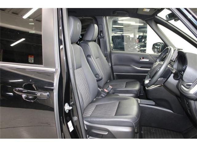 TOYOTA NOAH HYBRID 2023 Image 31