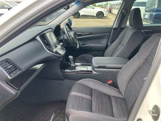 TOYOTA CROWN SEDAN HYBRID 2017 Image 31