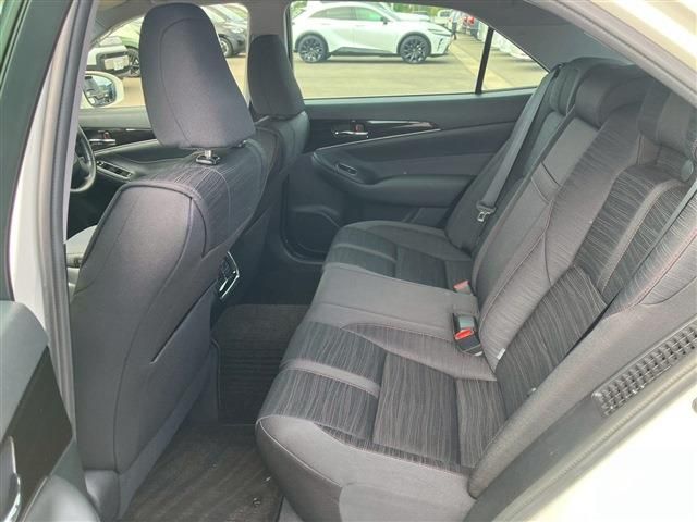 TOYOTA CROWN SEDAN HYBRID 2017 Image 31