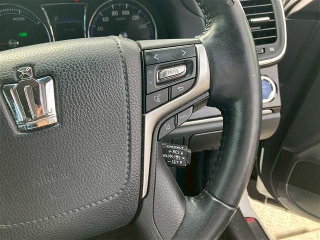 TOYOTA CROWN SEDAN HYBRID 2017 Image 31