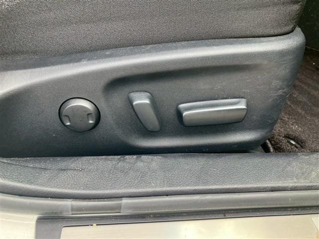 TOYOTA CROWN SEDAN HYBRID 2017 Image 31