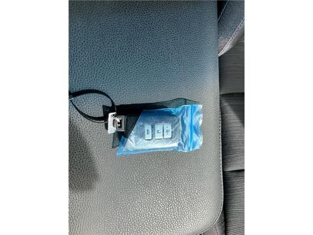 TOYOTA CROWN SEDAN HYBRID 2017 Image 31