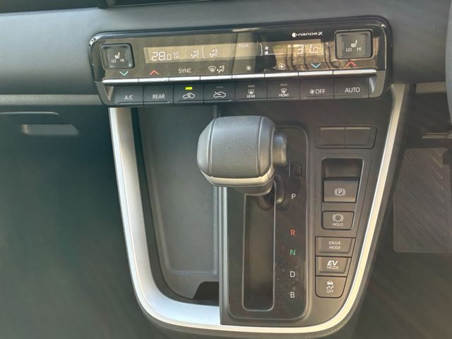 SUZUKI LANDY 4WD 2022 Image 31