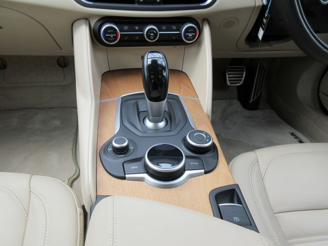 ALFAROMEO GIULIA 2017 Image 31