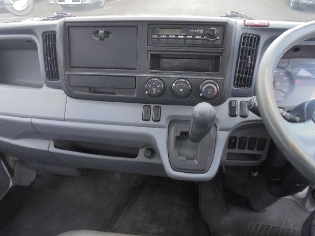 MITSUBISHI CANTER 2011 Image 31