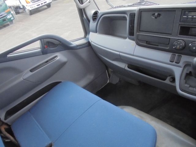 MITSUBISHI CANTER 2011 Image 31