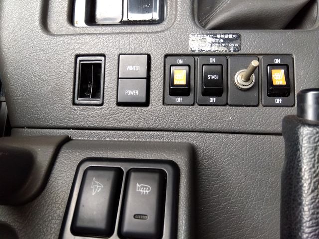 ISUZU BIGHORN WAGON 1998 Image 31