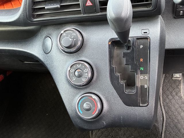 TOYOTA SIENTA 2017 Image 31