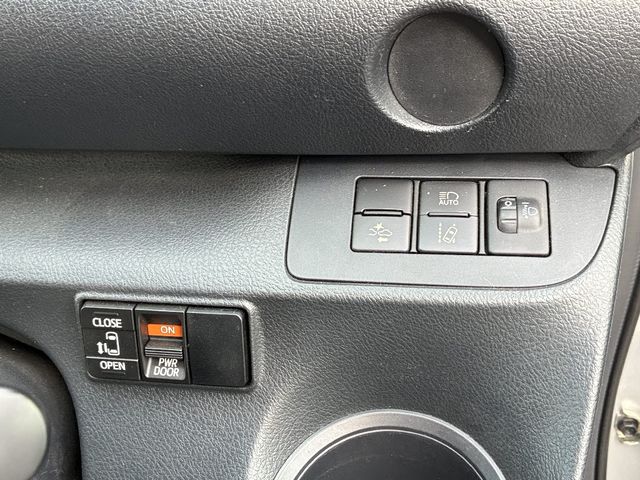 TOYOTA SIENTA 2017 Image 31