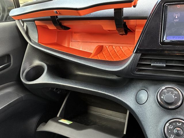 TOYOTA SIENTA 2017 Image 31