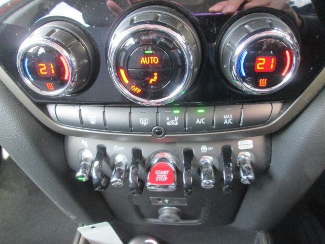 BMW MINI COOPER D CROSSO 2022 Image 31