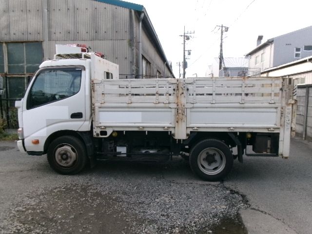 HINO DUTRO 2015 Image 31