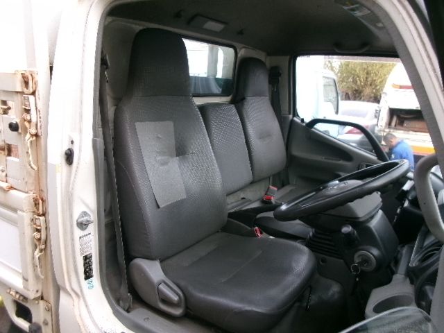 HINO DUTRO 2015 Image 31