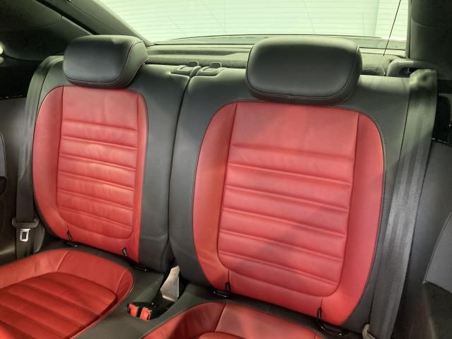 VOLKSWAGEN THE BEETL 2019 Image 31