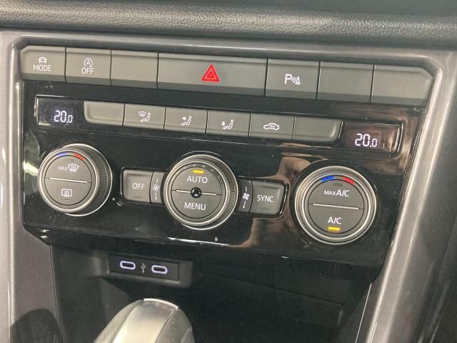 VOLKSWAGEN T-ROC 2021 Image 31