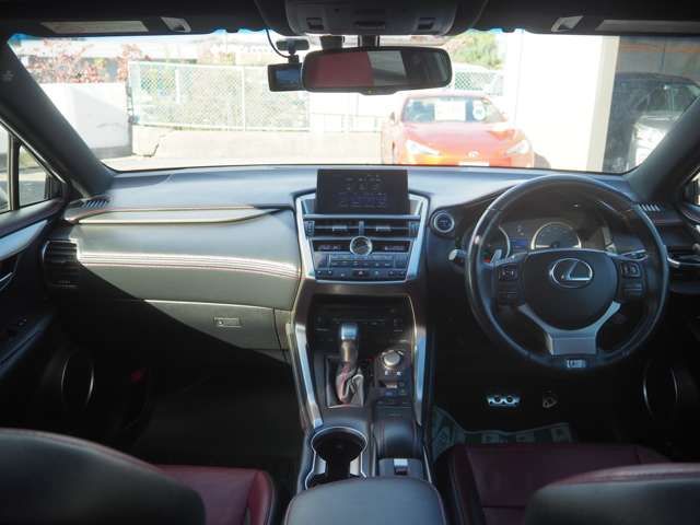 TOYOTA LEXUS NX300H 2015 Image 31