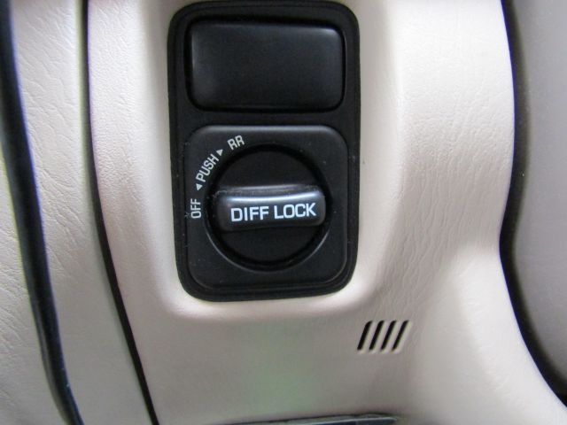 TOYOTA LANDCRUISER WAGON 2001 Image 31