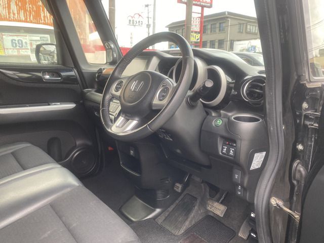 HONDA N BOX CUSTOM 2015 Image 31