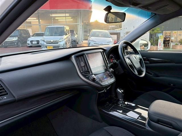 TOYOTA CROWN SEDAN HYBRID 2014 Image 31