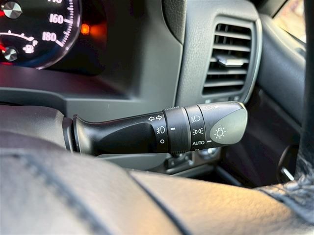 TOYOTA CROWN SEDAN HYBRID 2014 Image 31