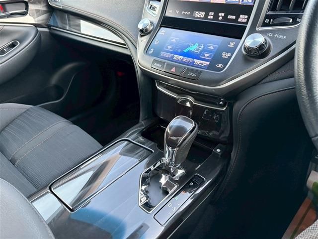 TOYOTA CROWN SEDAN HYBRID 2014 Image 31