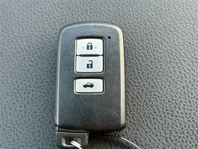 TOYOTA CROWN SEDAN HYBRID 2014 Image 31