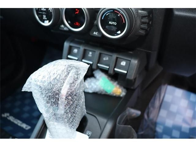 SUZUKI JIMNY NOMADE 2025 Image 31