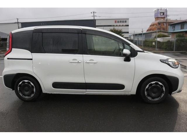 TOYOTA SIENTA HYBRID 2022 Image 31