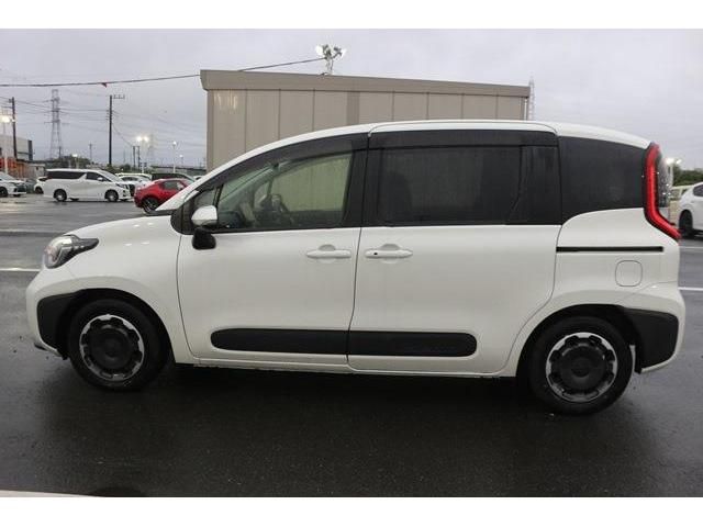 TOYOTA SIENTA HYBRID 2022 Image 31