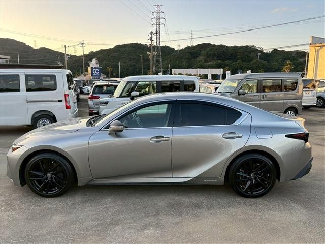 TOYOTA LEXUS IS300H 2021 Image 31