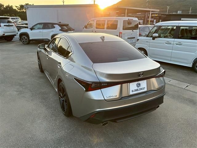 TOYOTA LEXUS IS300H 2021 Image 31