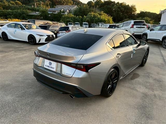 TOYOTA LEXUS IS300H 2021 Image 31