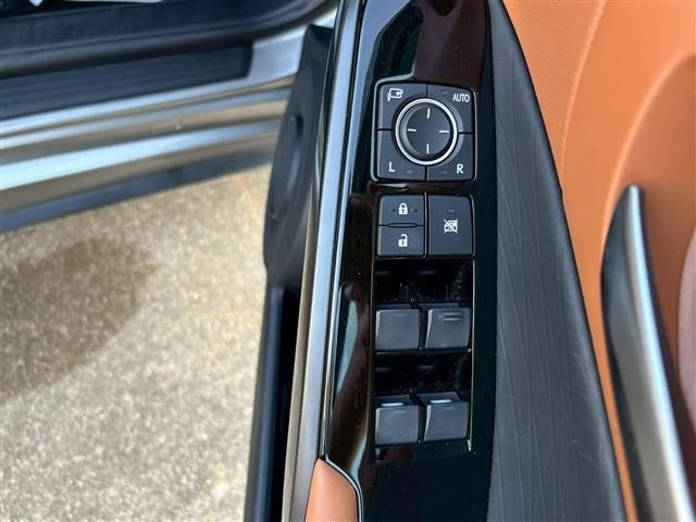 TOYOTA LEXUS IS300H 2021 Image 31