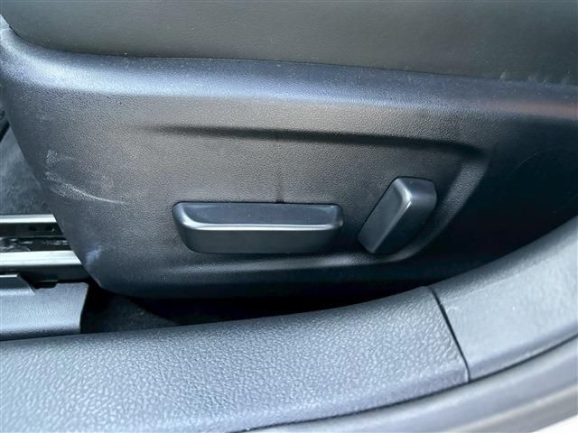 TOYOTA LEXUS IS300H 2021 Image 31