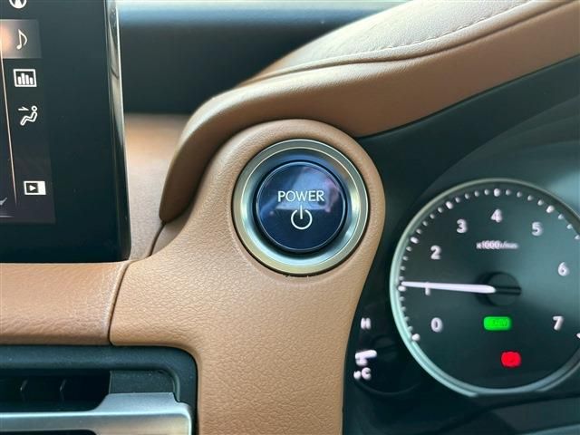 TOYOTA LEXUS IS300H 2021 Image 31