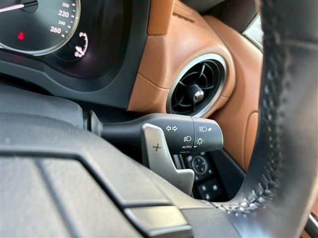 TOYOTA LEXUS IS300H 2021 Image 31