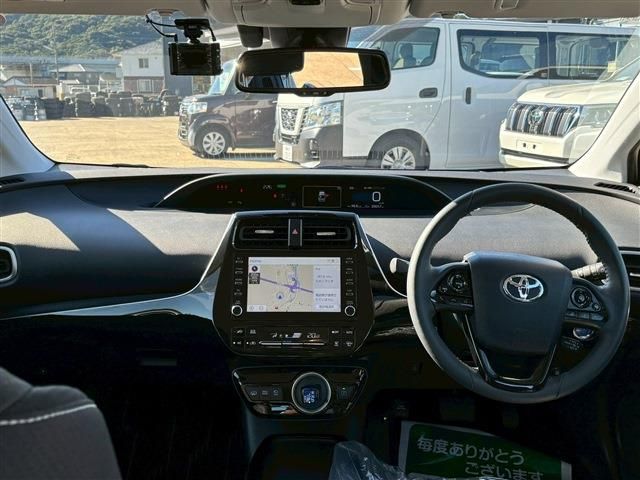 TOYOTA PRIUS PHV 2022 Image 31