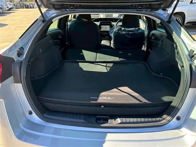 TOYOTA PRIUS PHV 2022 Image 31