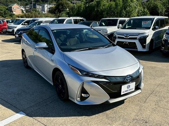 TOYOTA PRIUS PHV 2022 Image 31