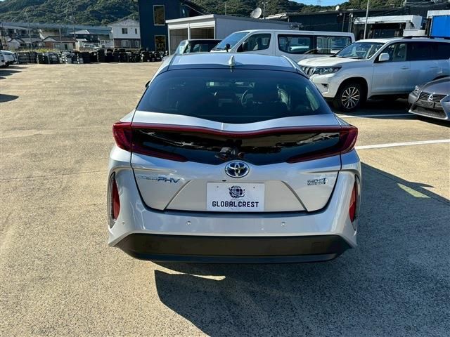 TOYOTA PRIUS PHV 2022 Image 31
