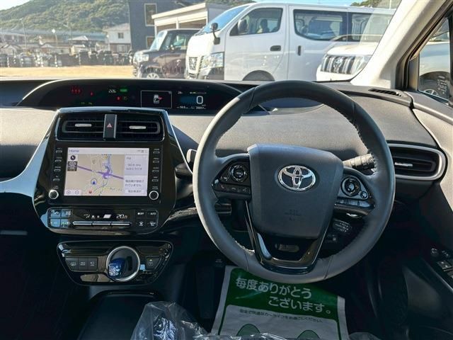 TOYOTA PRIUS PHV 2022 Image 31